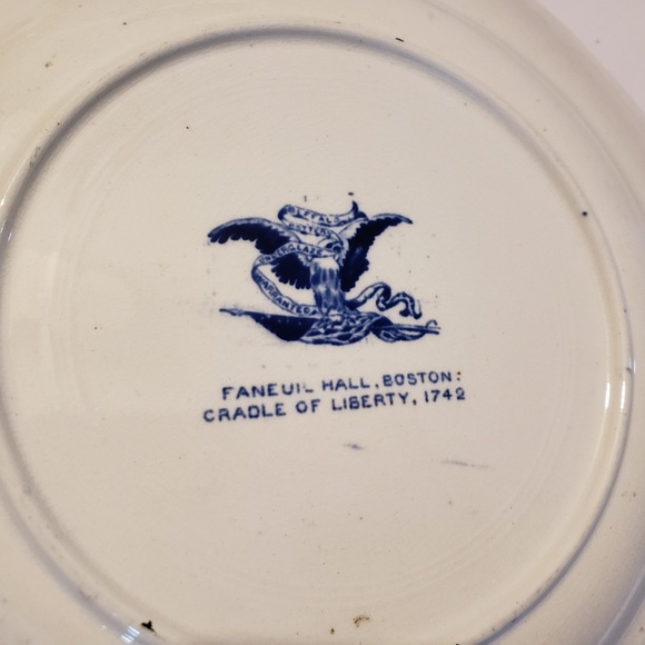 Antique buffalo pottery Faneuil Hall 10" plate - Picture 2 of 2